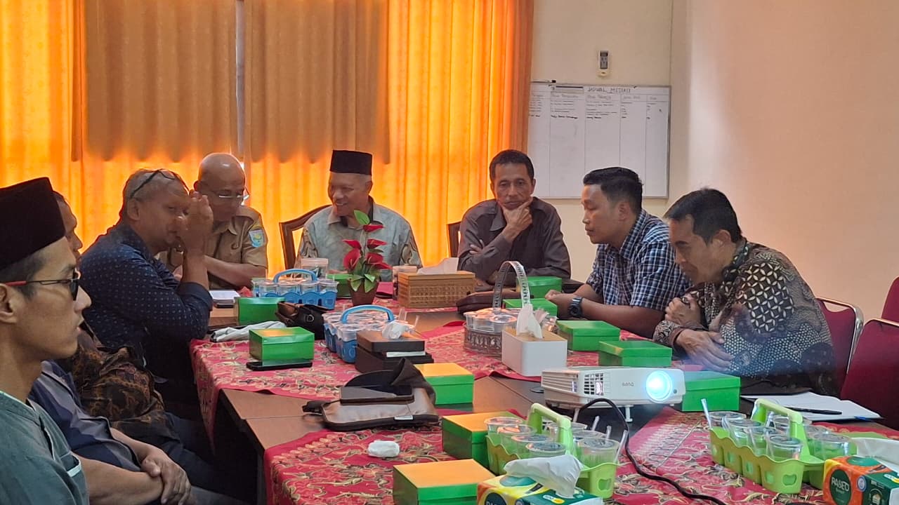 KUNJUNGAN KERJA KOMISI IV DPRD KULON PROGO KE DINAS TENAGA KERJA KABUPATEN PURBALINGGA